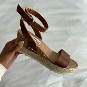 STEVEN MADDEN brown platform sandals